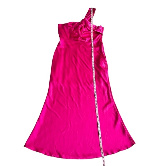 NWT Showpo. hot pink magenta fuchsia Carmella midi dress one-shoulder twist 10 - Picture 14 of 16